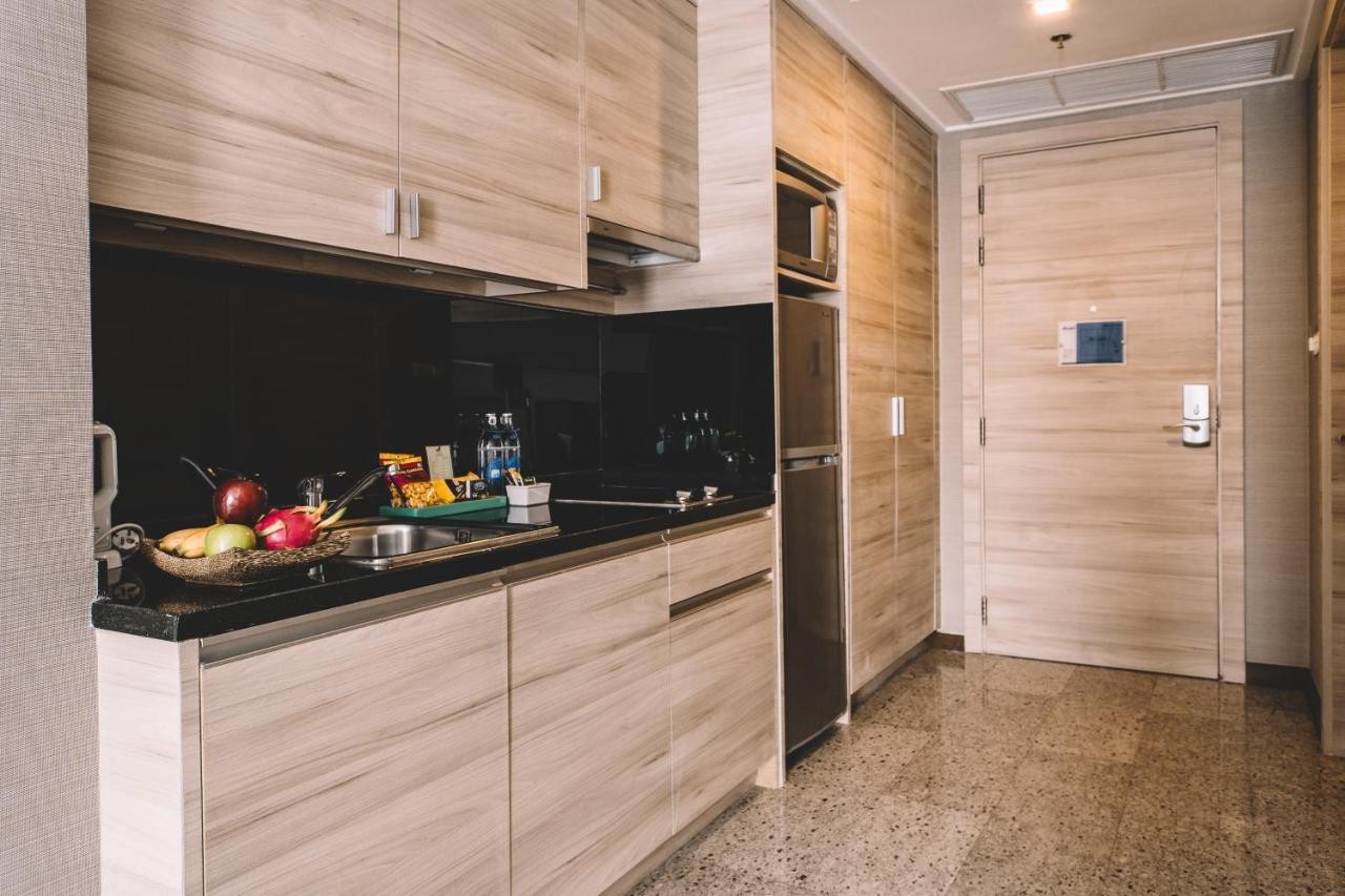 أجنحة أدلفي بانكوك تايلاند Adelphi Suites Bangkok Thailand