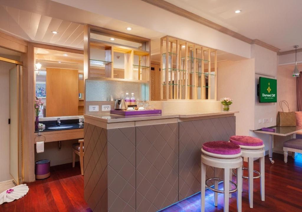 منتجع دايموند كليف بوكيت تايلاند Diamond Cliff Resort & Spa  Phuket Thailand