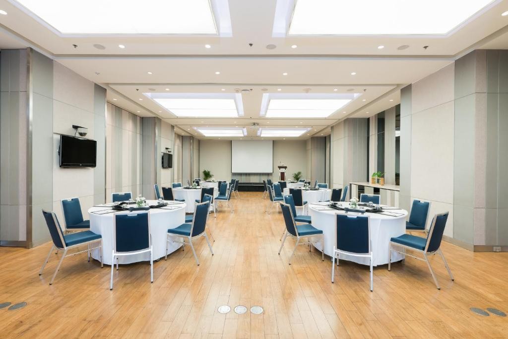 فندق باتموان برنسيس في بانكوك  Pathumwan Princess Hotel