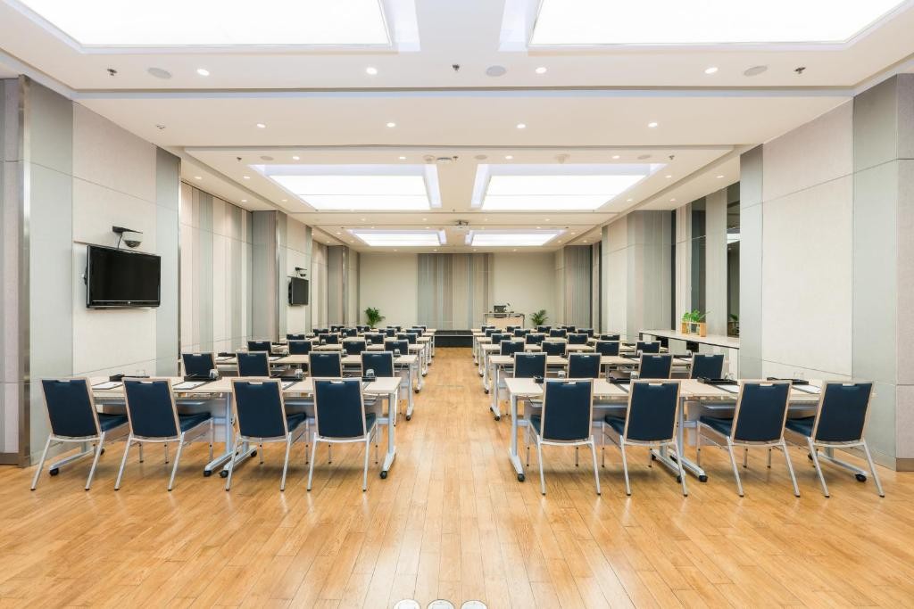 فندق باتموان برنسيس في بانكوك  Pathumwan Princess Hotel