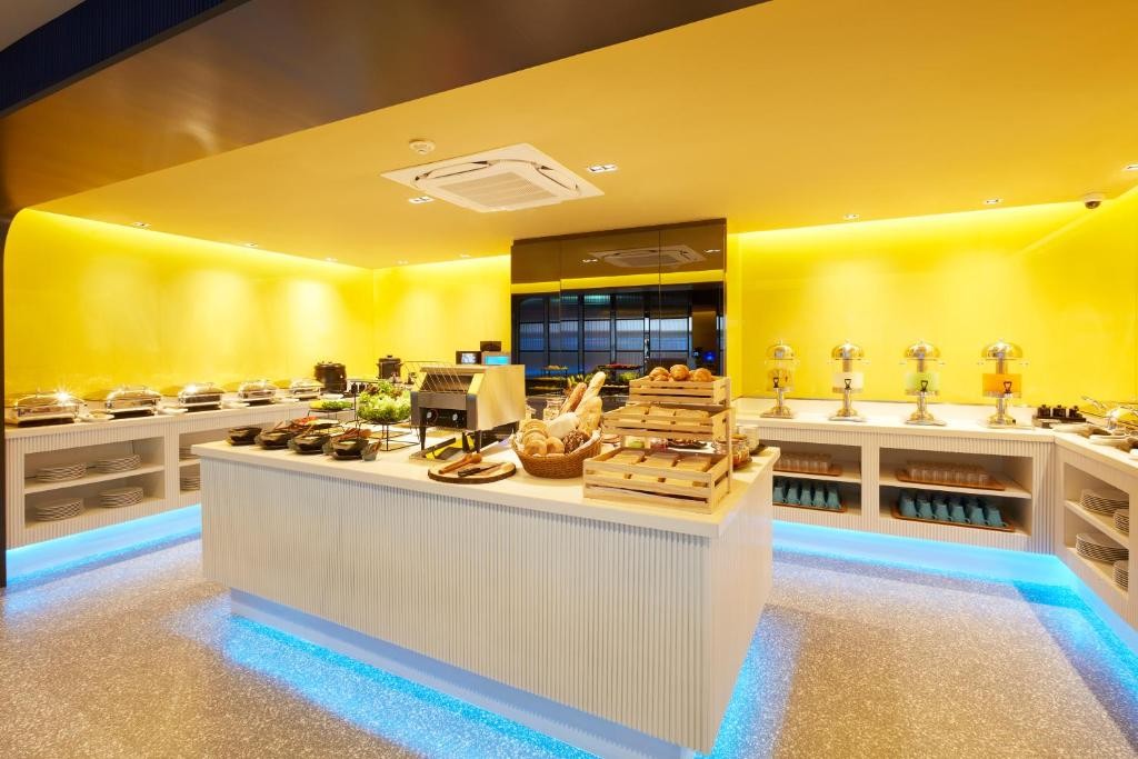 The Quarter Silom by UHG Hotel