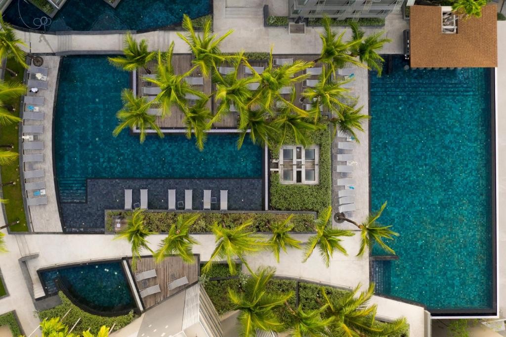 منتجع أوشن فرونت بيتش ريزورت بوكيت تايلاند Oceanfront Beach Resort Phuket Thailand