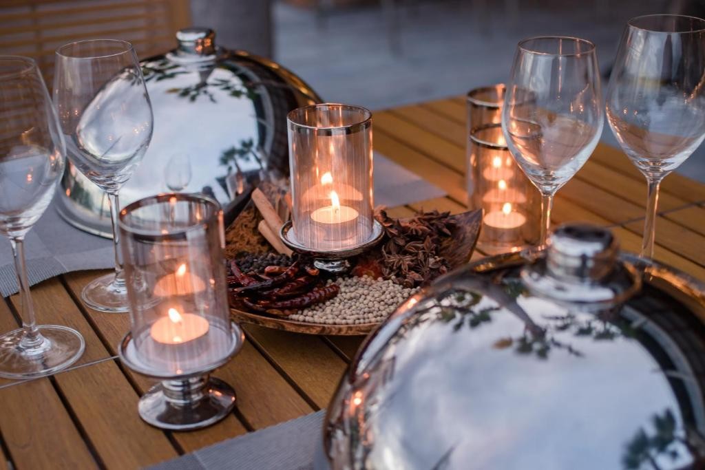 منتجع أوشن فرونت بيتش ريزورت بوكيت تايلاند Oceanfront Beach Resort Phuket Thailand