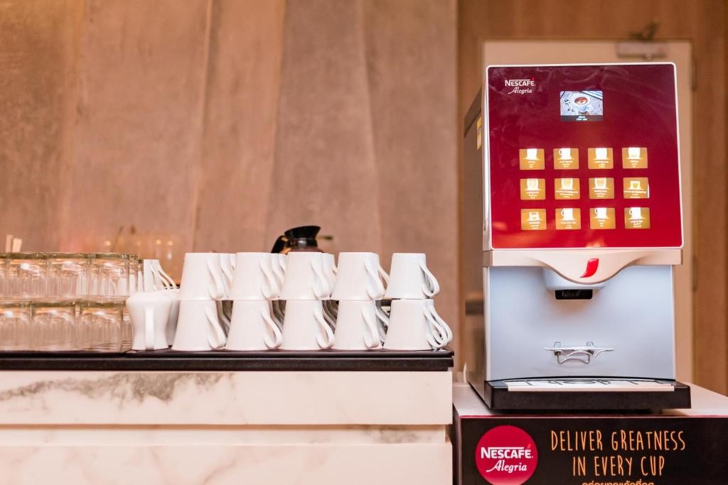 منتجع أوشن فرونت بيتش ريزورت بوكيت تايلاند Oceanfront Beach Resort Phuket Thailand