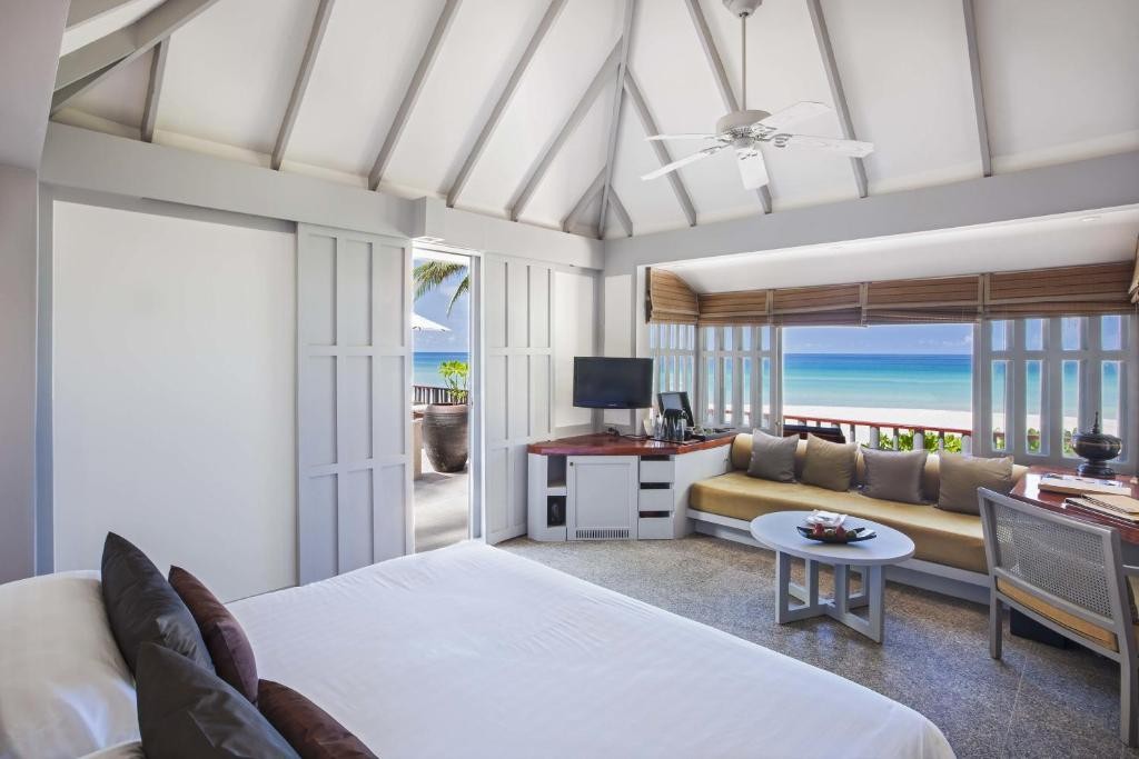 منتجع ذا سورين بوكيت The Surin Phuket