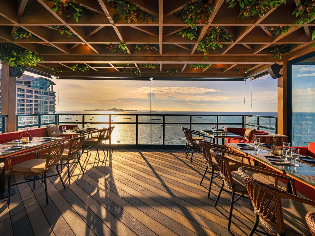 فندق ميت بيتش بتايا تايلاند mytt beach hotel pattaya Thailand