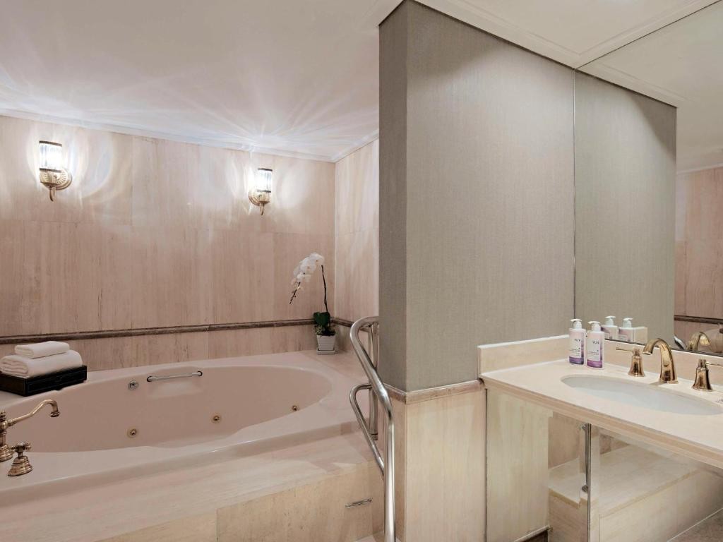 منتجع موفنبيك بي دي إم إس ويلنس في بانكوك Mövenpick BDMS Wellness Resort Bangkok