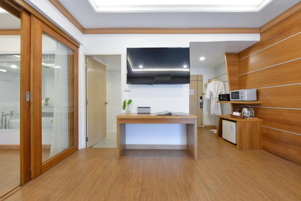 فندق بيفرلي بلازا باتايا  The Beverly Hotel Pattaya  