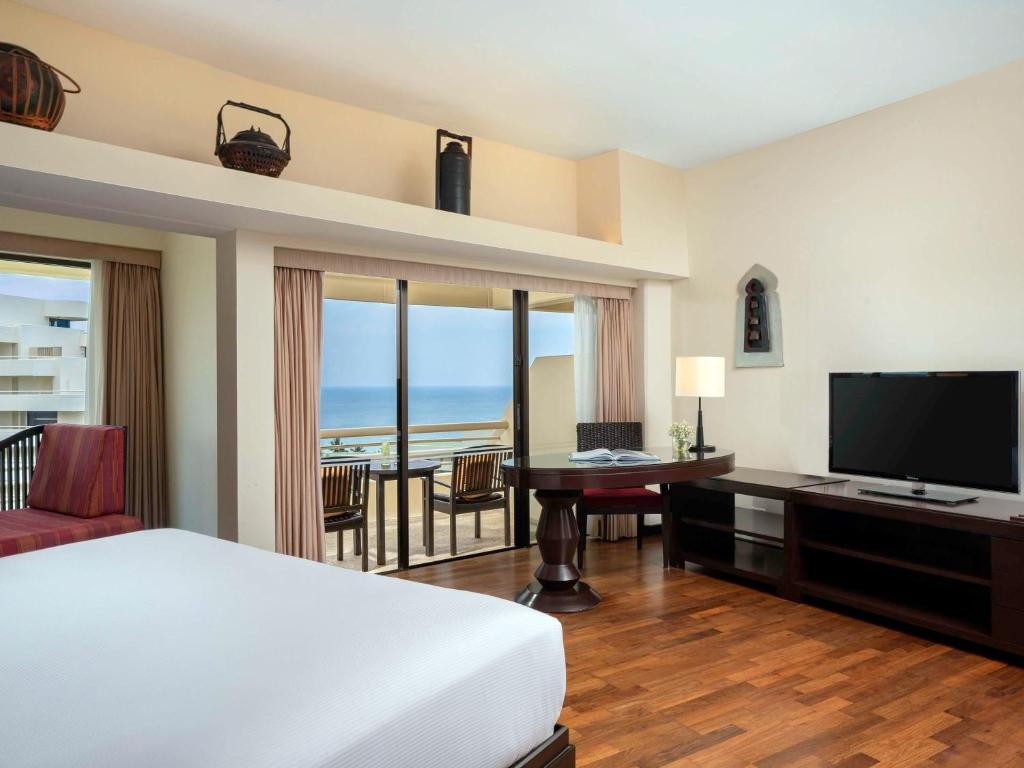 منتجع بولمان فوكيت كارون بيتش  pullman phuket karon beach resort