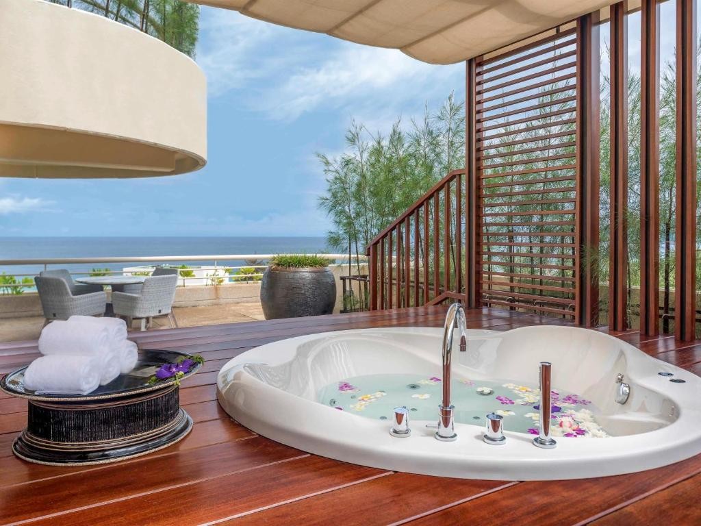 منتجع بولمان فوكيت كارون بيتش  pullman phuket karon beach resort