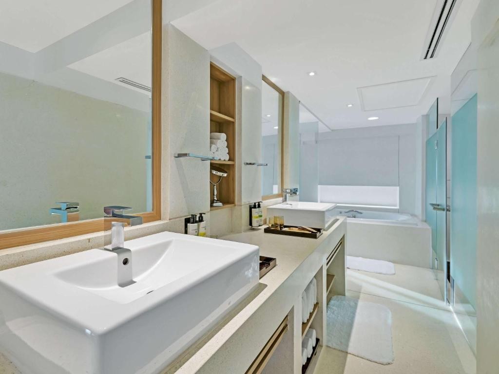 منتجع بولمان فوكيت كارون بيتش  pullman phuket karon beach resort