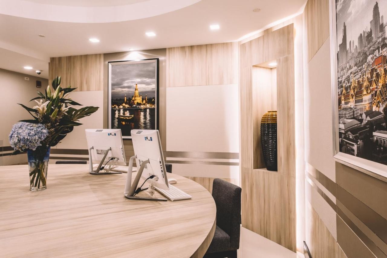 أجنحة أدلفي بانكوك تايلاند Adelphi Suites Bangkok Thailand