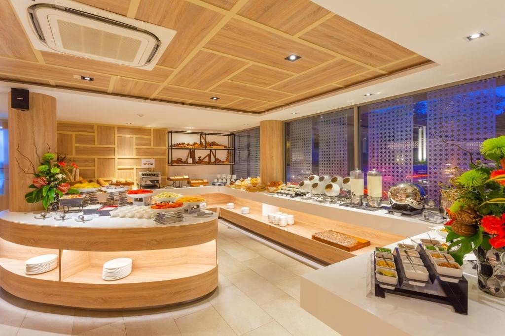 منتجع دايموند كليف بوكيت تايلاند Diamond Cliff Resort & Spa  Phuket Thailand