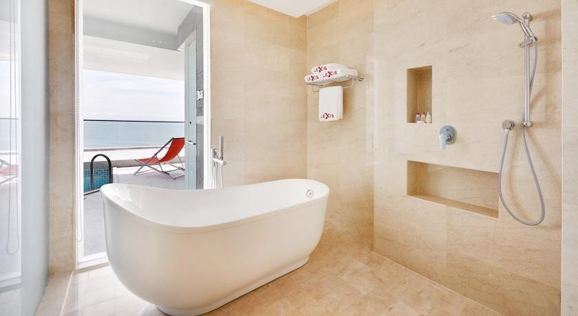 فندق ليكسز سويت بينانج ماليزيا