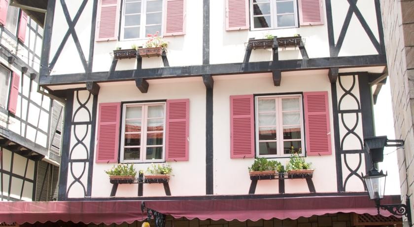 فندق كولمار تروبيكال بوكيت تنجي ماليزيا 