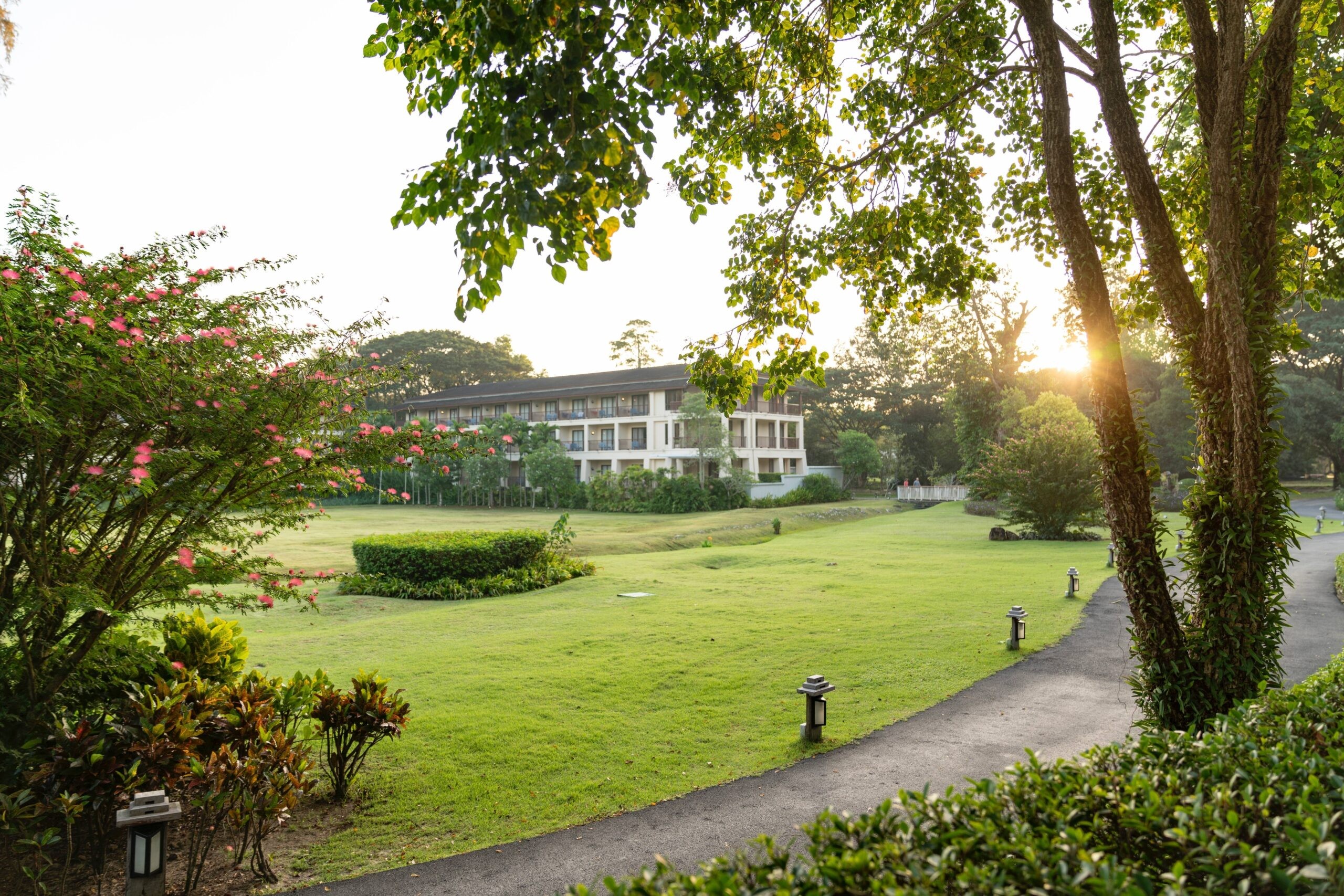 منتجع دوست ثاني كرابي بيتش  Dusit Thani Krabi Beach Resort