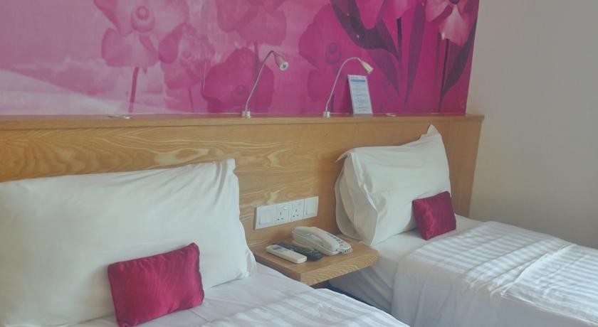 فندق فيف لنكاوي ماليزيا 