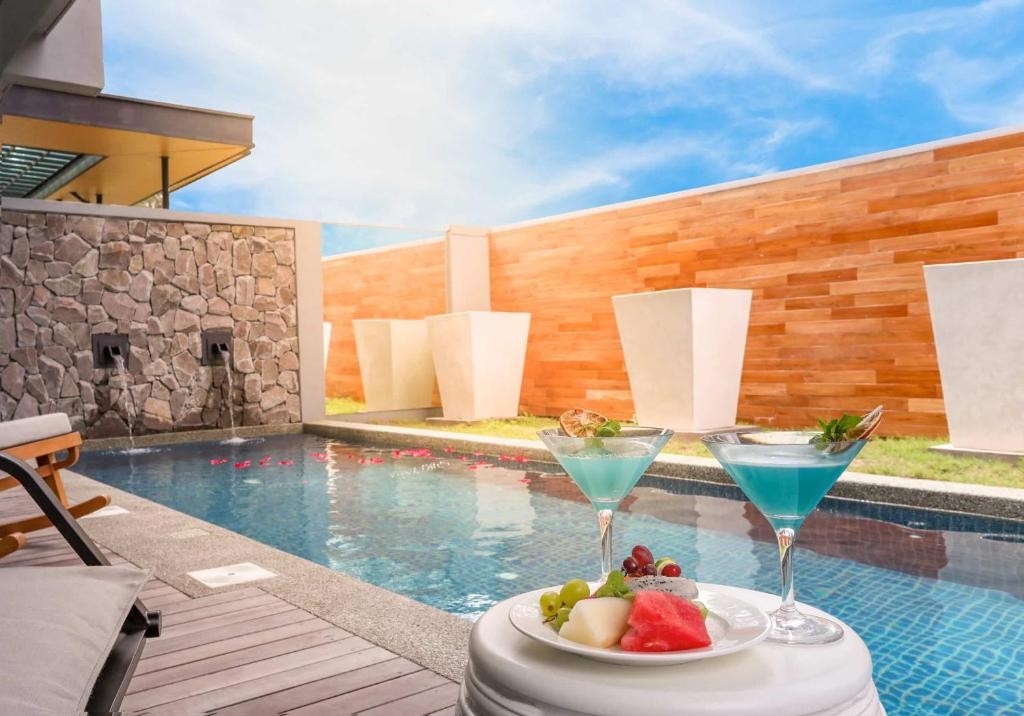  راي ياز لافانيا تاون بول فيلا 