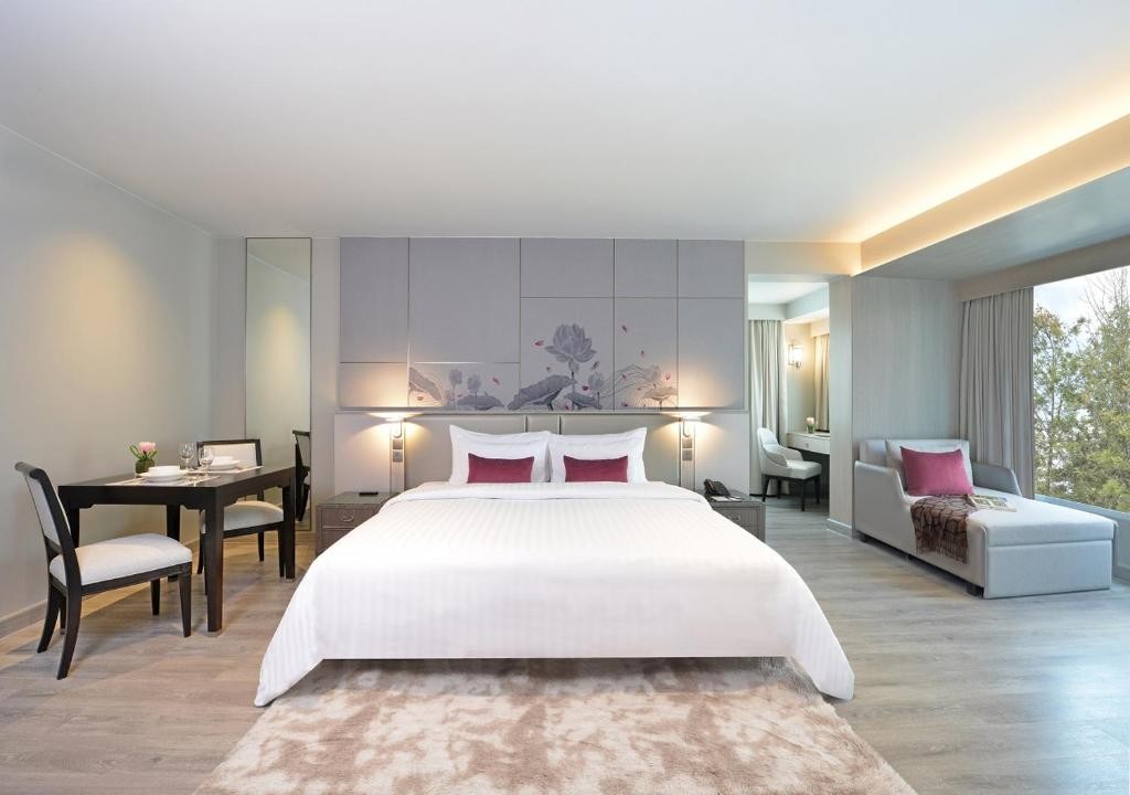 جناح مع إطلالة على المساحات الخضراء (نيو وينغ)  Suite Greenery (New Wing)